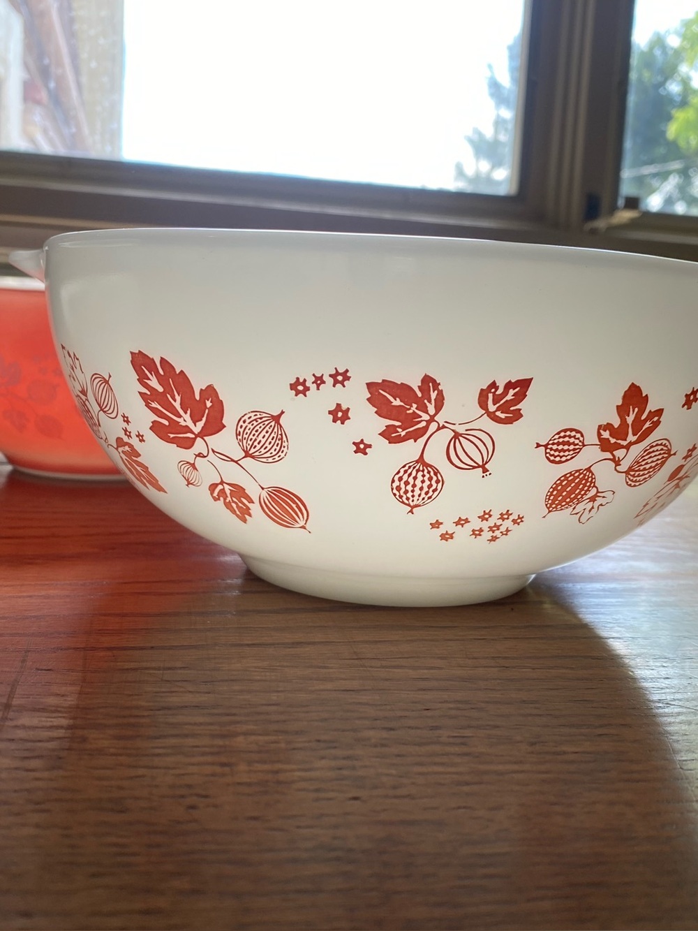 Vintage Pyrex mixing bowls are in the iconic Pink Gooseberry pattern. - Picture 5 of 14